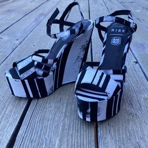 ALDO Rise platform Wedge Sandal Shoe Black&White 38 / 7.5